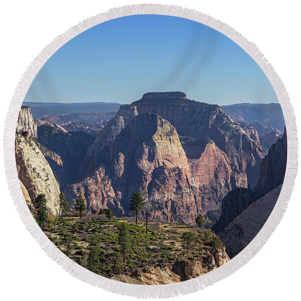Majestic Mountain Range View Round Beach Towel