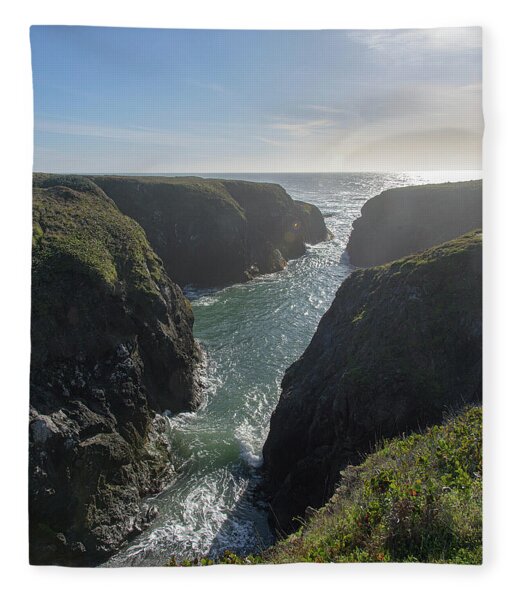 Dramatic Coastal Cliff Scene Fleece Blanket
