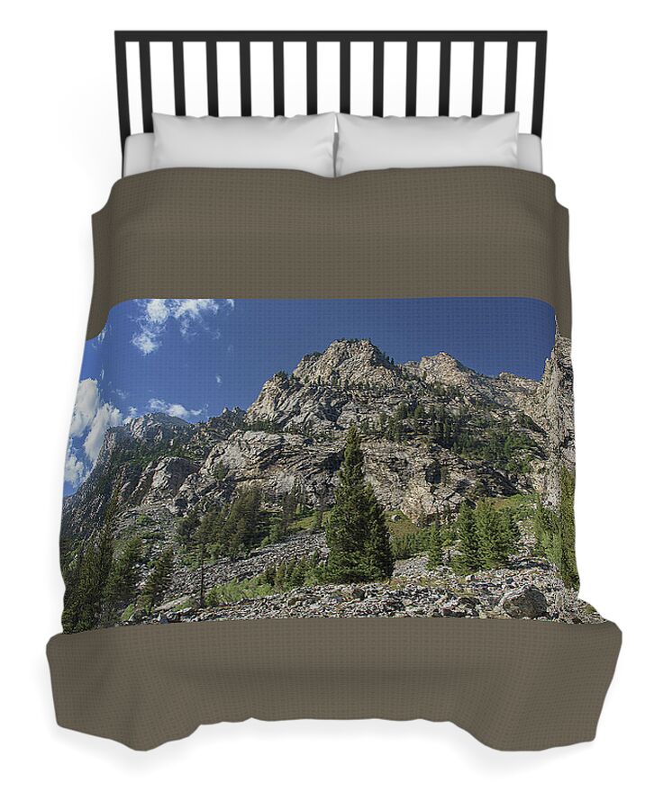 Majestic Mountain Peaks Under Blue Sky In Cascade Canyon Duvet Cover