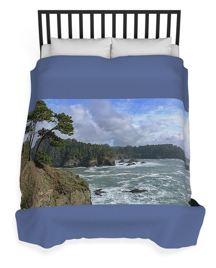 Coastal Serenity With Rugged Cliffs Duvet Cover