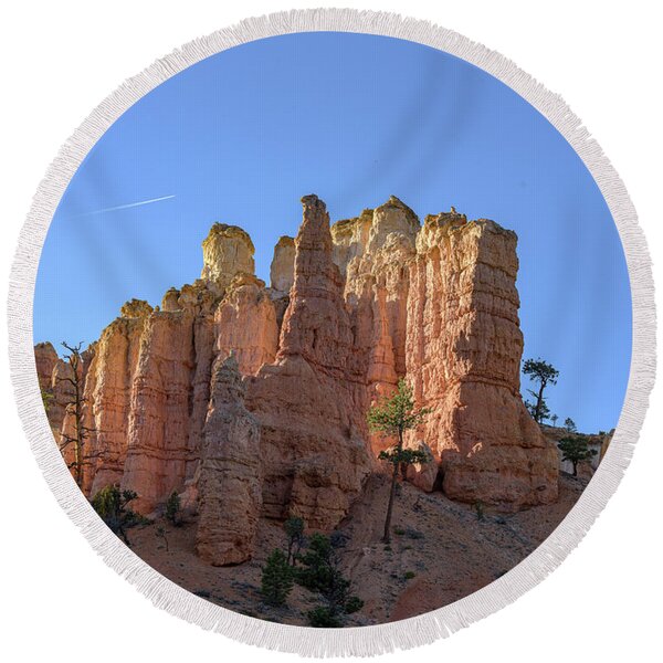 Majestic Bryce Canyon Formations Round Beach Towel
