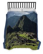 Majestic Ruins In A Mountain Valley Duvet Cover