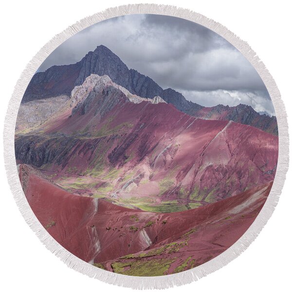 Majestic Colorful Mountain Range Round Beach Towel