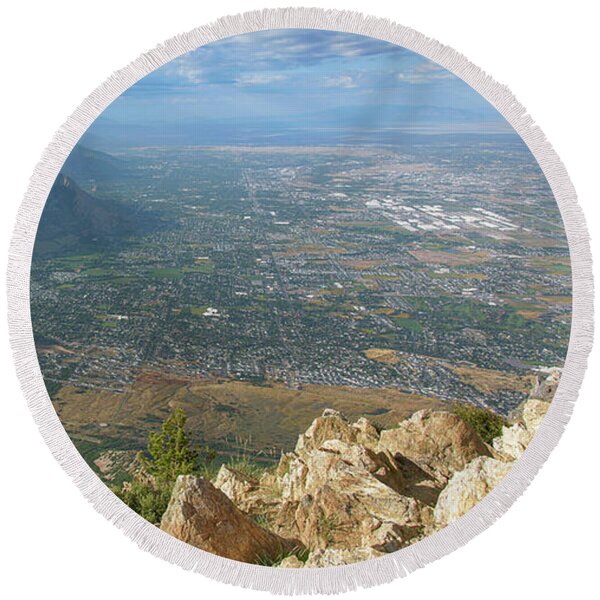 Expansive View From Ben Lomond Summit Round Beach Towel