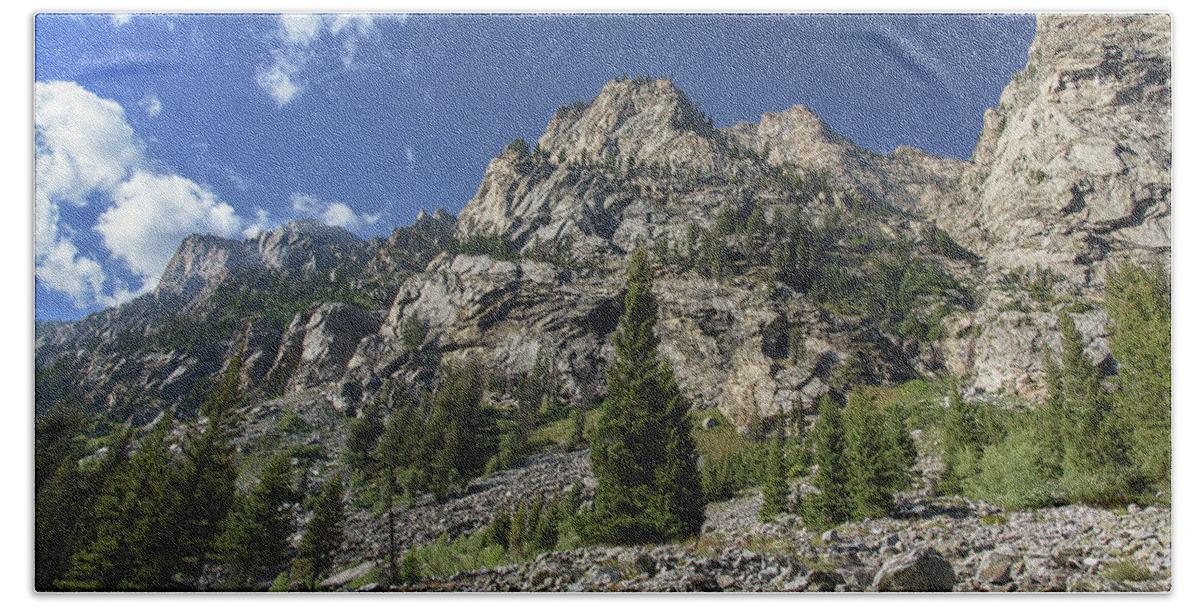 Majestic Mountain Peaks Under Blue Sky In Cascade Canyon Bath Towel