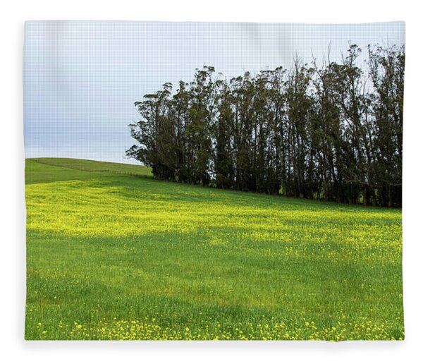Rolling Hills With Blooming Wildflowers Fleece Blanket