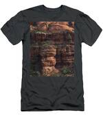 Majestic Red Rock Formations In Sedona Arizona T-Shirt