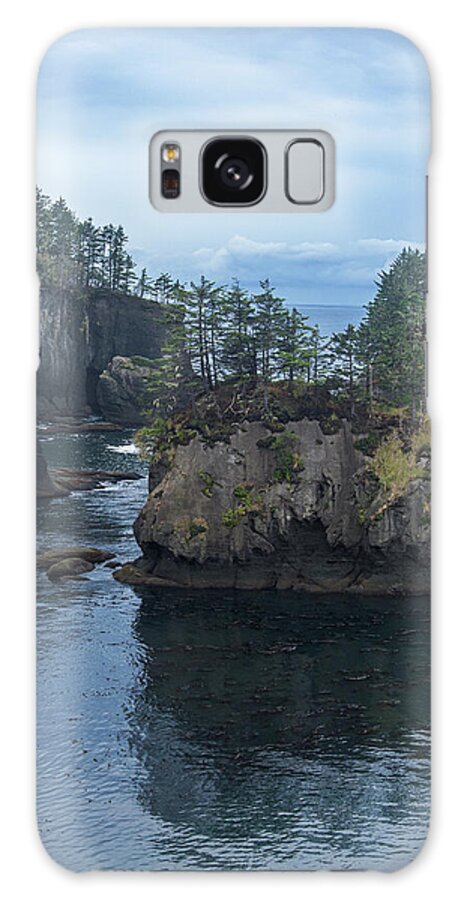 Serene Coastal Rocky Landscape Galaxy Case