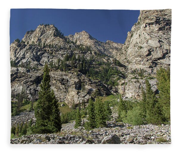 Majestic Mountain Peaks Under Blue Sky In Cascade Canyon Fleece Blanket