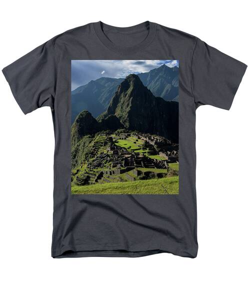 Majestic Ruins In A Mountain Valley Men's T-Shirt  (Regular Fit)