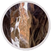 Sunlit Canyon Walls In The Narrows Round Beach Towel