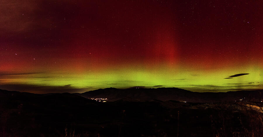 Northern lights over the Wasatch Mountain Range