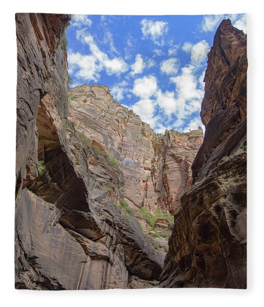 Majestic Canyon Sky View In The Narrows Fleece Blanket
